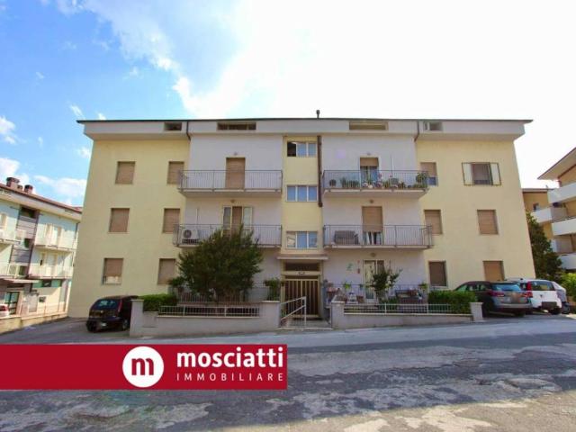 Attico in vendita a Quartiere Feggiani, Marche