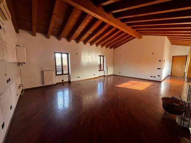 Attico in vendita a Castiglione Delle Stiviere, Lombardia