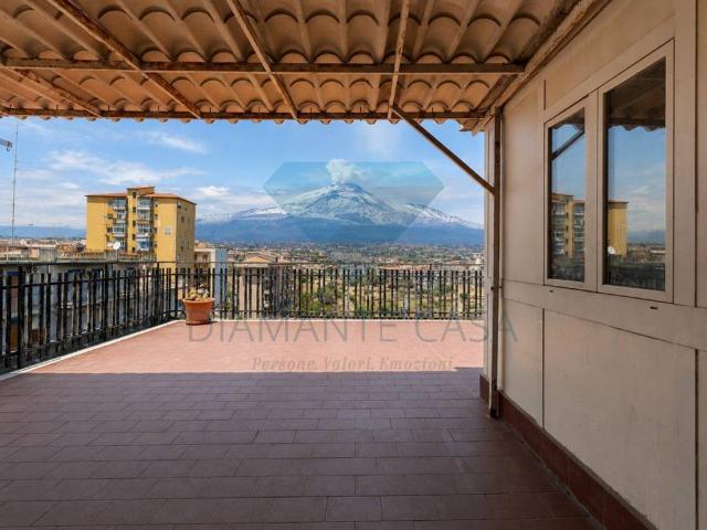 Attico in vendita a Monte Po-Nesima-San Leone-Rapisardi, Catania