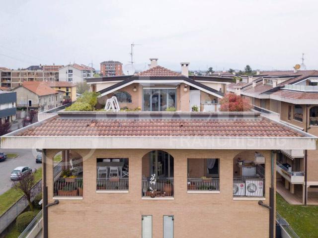 Attico in vendita a Cesano Maderno, Cassina Savina
