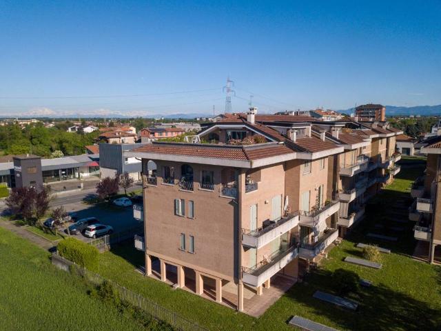 Attico in vendita a Cesano Maderno, Lombardia