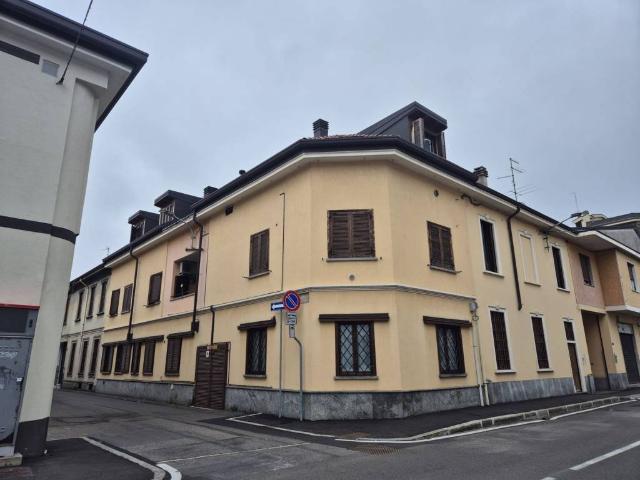 Attico in vendita a Cesano Maderno, Lombardia