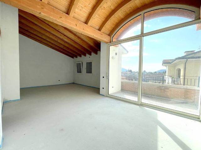 Attico in vendita a Chiampo, Veneto