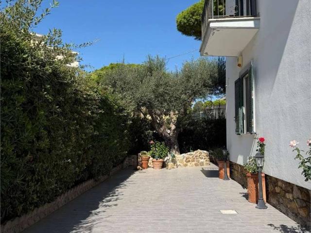 Attico in vendita a Borgo Odescalchi, Civitavecchia