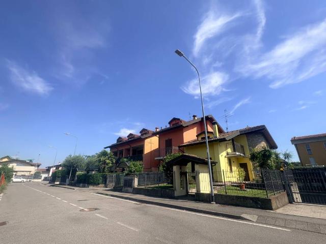 Attico in vendita a Cologno Al Serio, Lombardia