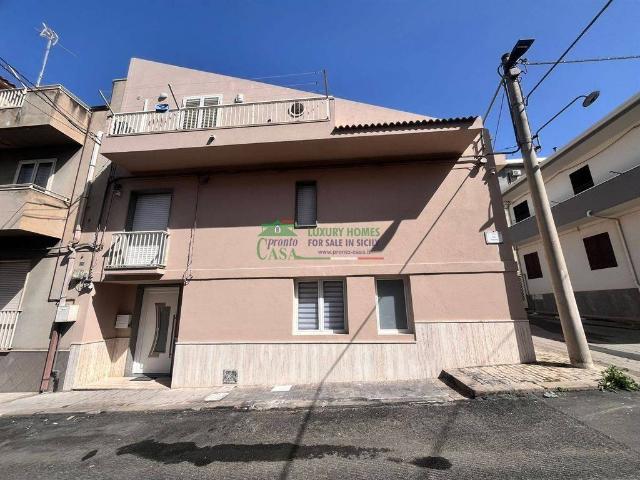 Attico in vendita a Comiso, Sicilia