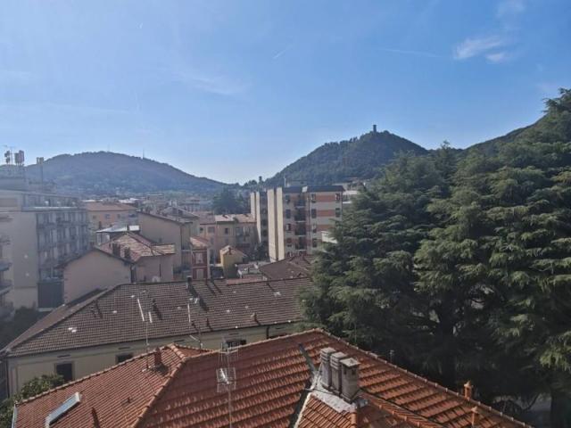 Attico in vendita a San Bartolomeo, Como