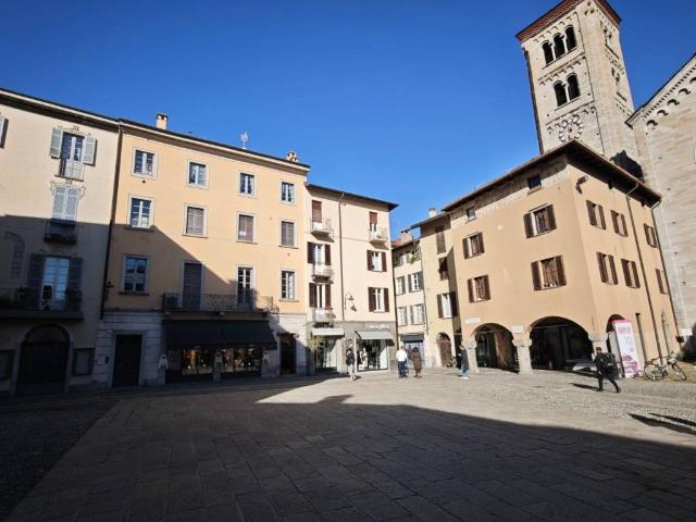 Attico in vendita a San Bartolomeo, Como