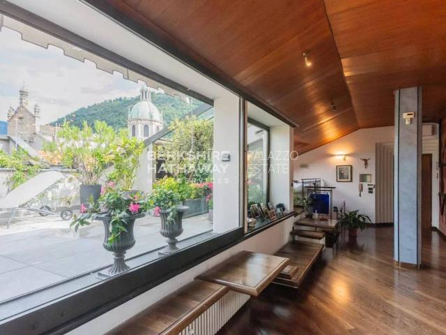 Attico in vendita a Como