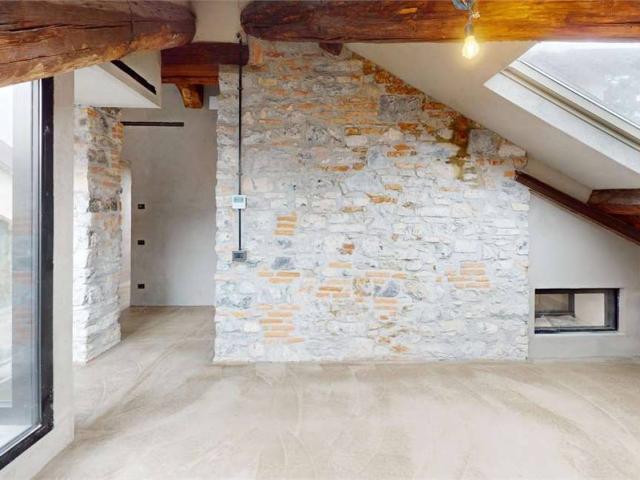 Attico in vendita a Como