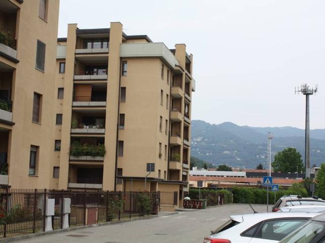 Attico in vendita a Acquanera, Como