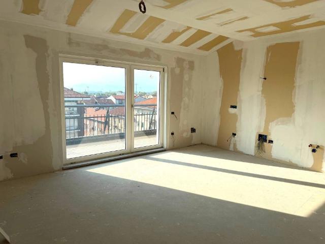 Attico in vendita a Cuneo Centro, Piemonte