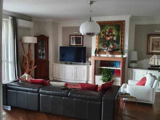 Attico in vendita a Desenzano Del Garda, Brescia