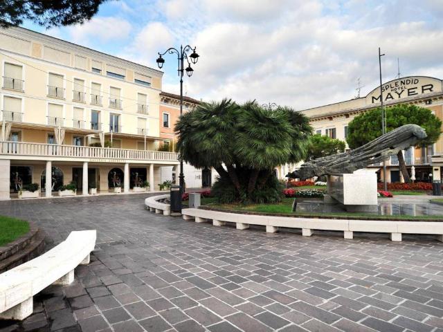 Attico in vendita a Desenzano Del Garda, Lombardia