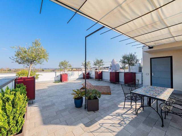 Attico in vendita a Rivoltella del Garda, Desenzano Del Garda