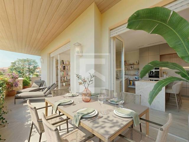 Attico in vendita a Desenzano Del Garda, Lombardia