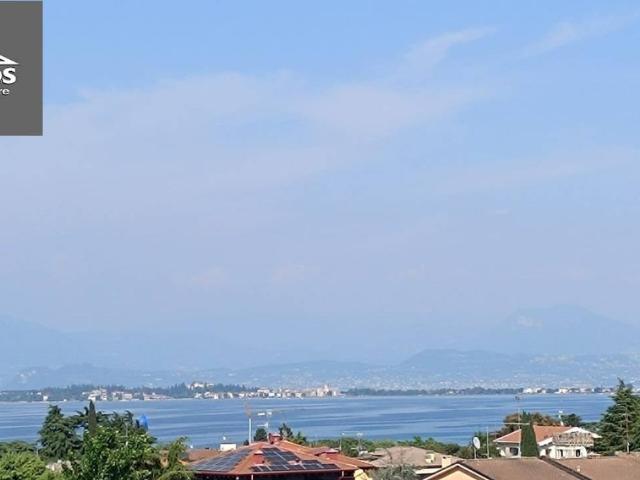 Attico in vendita a Desenzano Del Garda, Lombardia