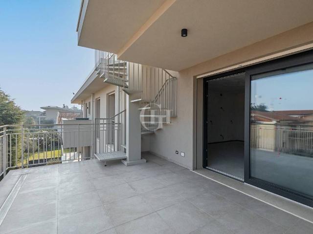 Attico in vendita a Desenzano Del Garda, Brescia