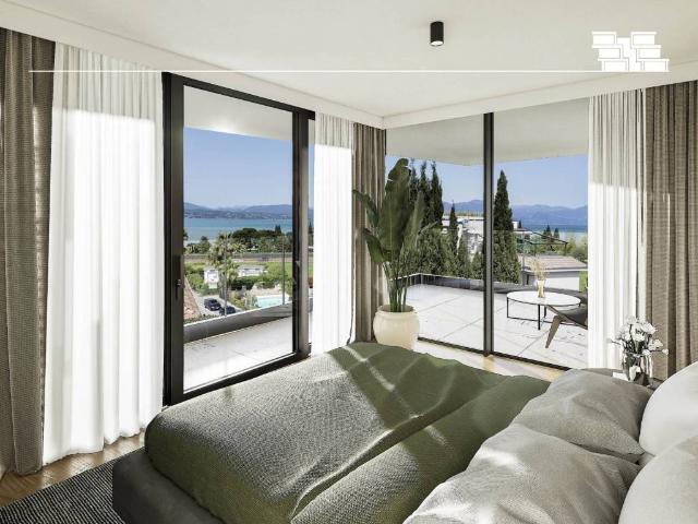 Attico in vendita a Desenzano Del Garda, Brescia