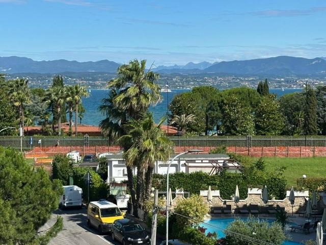 Attico in vendita a Desenzano Del Garda, Lombardia