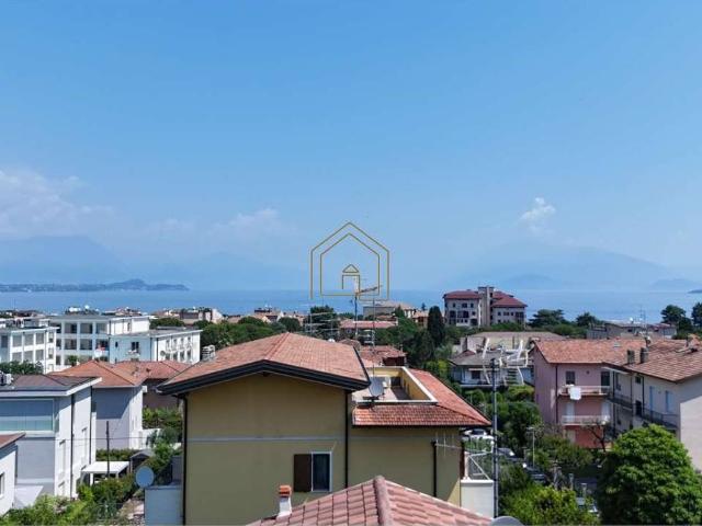 Attico in vendita a Vicina, Desenzano Del Garda