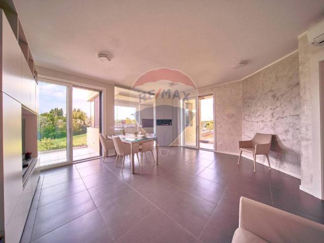 Attico in vendita a Desenzano Del Garda, Brescia