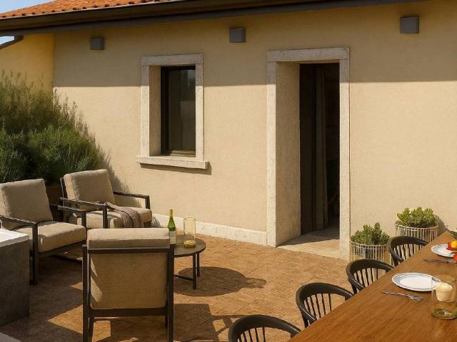 Attico in vendita a Desenzano Del Garda, Brescia