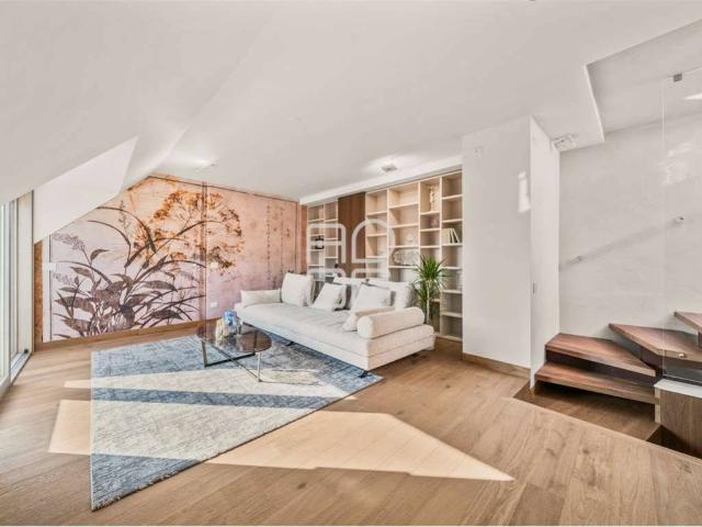 Attico in vendita a Desenzano Del Garda, Brescia