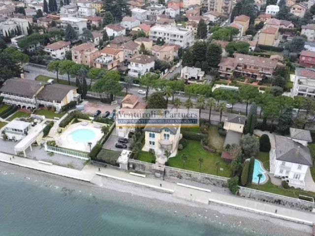 Attico in vendita a Desenzano Del Garda, Brescia