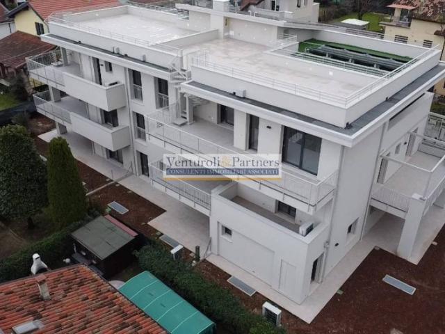 Attico in vendita a Desenzano Del Garda, Lombardia