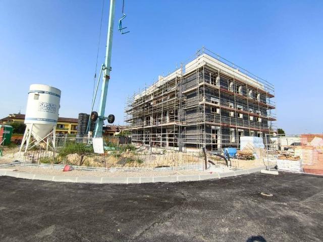 Attico in vendita a Desenzano Del Garda, Brescia