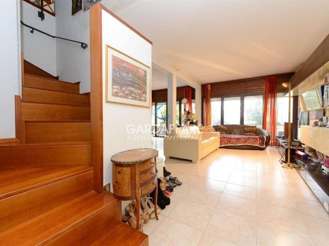 Attico in vendita a Desenzano Del Garda, Brescia