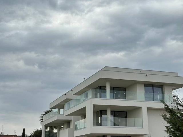Attico in vendita a Desenzano Del Garda, Lombardia