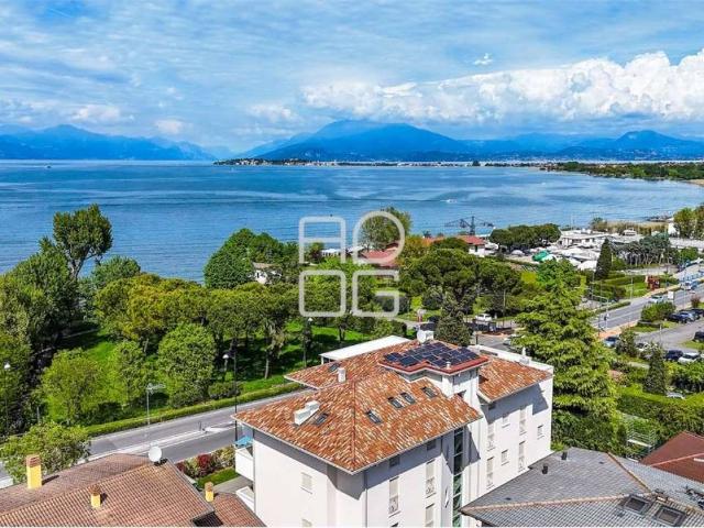Attico in vendita a Rivoltella del Garda, Desenzano Del Garda