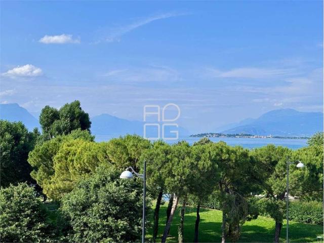 Attico in vendita a Rivoltella del Garda, Desenzano Del Garda