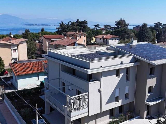 Attico in vendita a Desenzano Del Garda, Lombardia