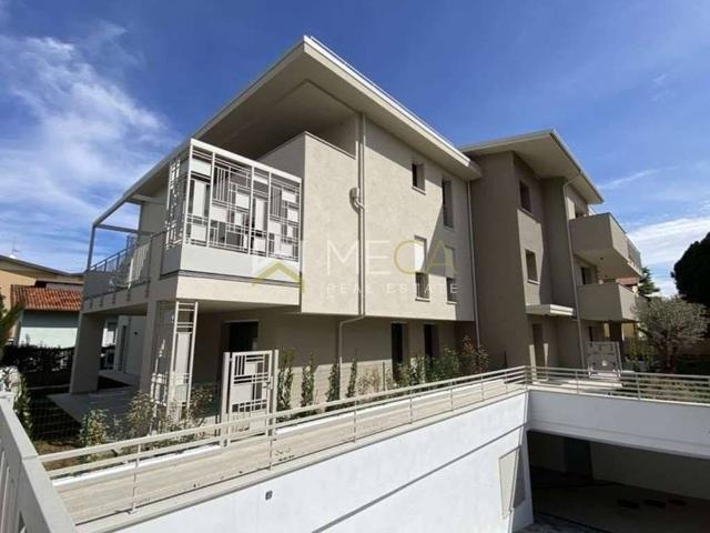 Attico in vendita a Desenzano Del Garda, Lombardia