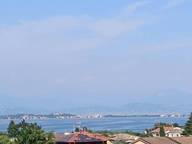 Attico in vendita a Desenzano Del Garda, Lombardia