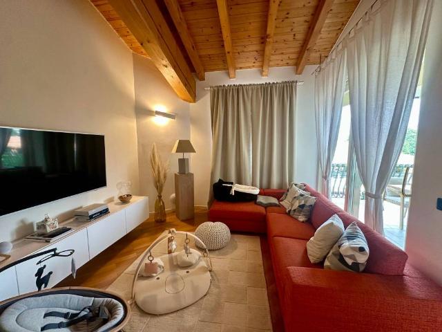Attico in vendita a Rivoltella del Garda, Desenzano Del Garda