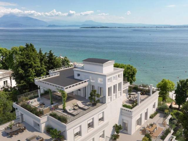 Attico in vendita a Desenzano Del Garda, Lombardia