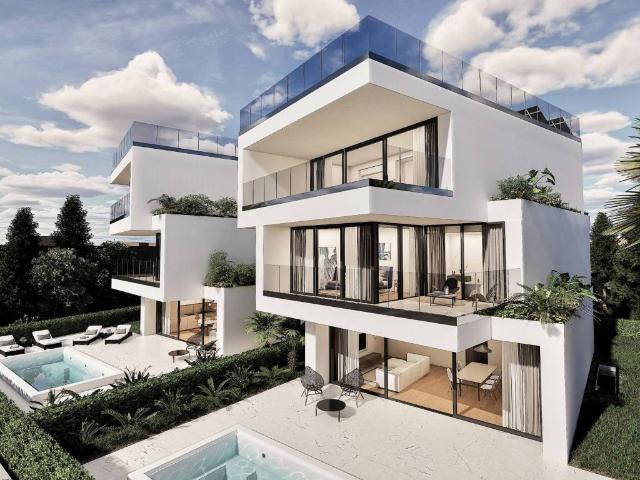 Attico in vendita a Desenzano Del Garda, Brescia