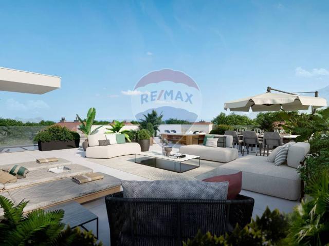 Attico in vendita a Desenzano Del Garda, Brescia