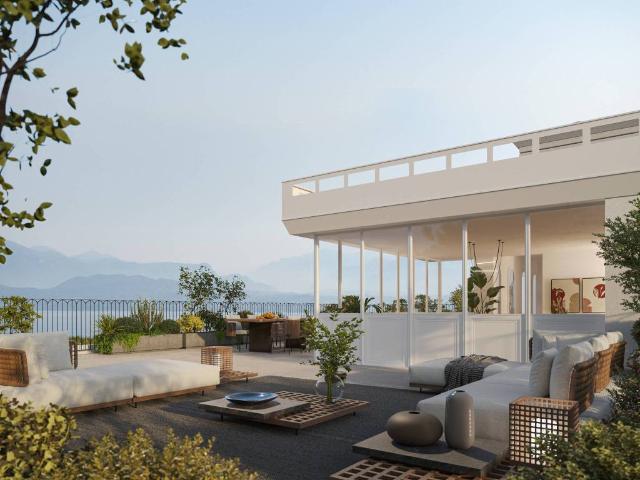 Attico in vendita a Desenzano Del Garda, Lombardia