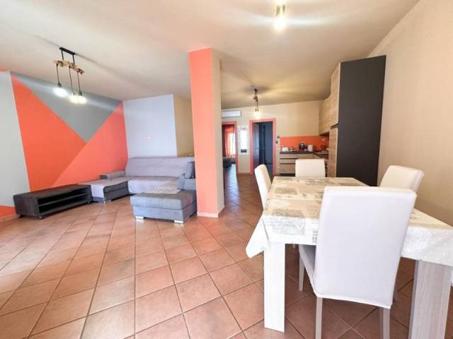 Attico in vendita a Desenzano Del Garda, Brescia