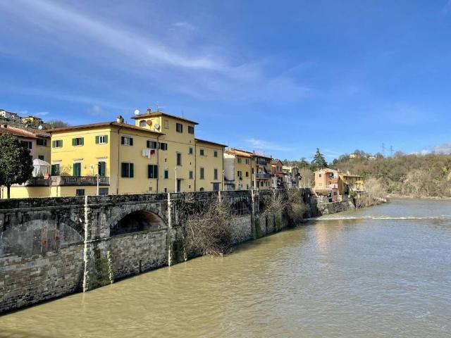Attico in vendita a Figline e Incisa Valdarno, Incisa Val D'arno