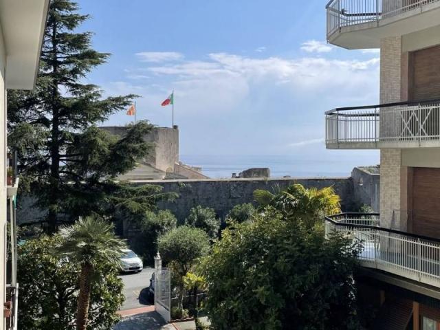 Attico in vendita a Finalmarina, Finale Ligure