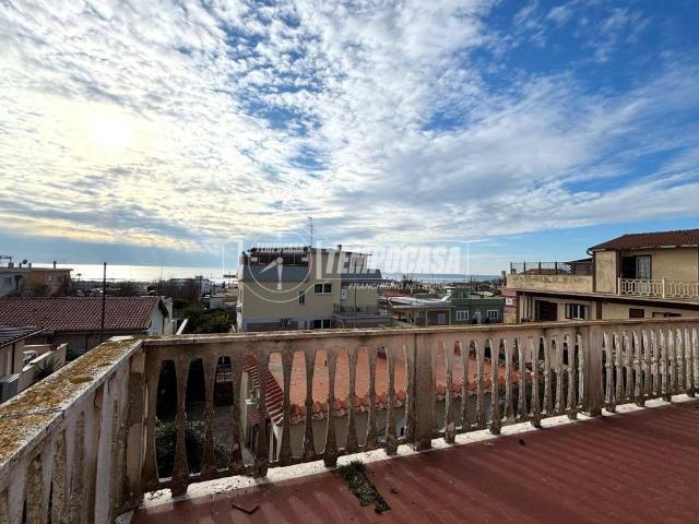 Attico in vendita a Passoscuro, Roma Capitale