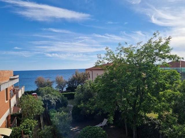 Appartamento in vendita a Follonica, Toscana