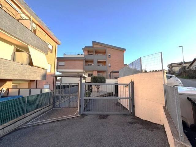 Attico in vendita a Tor Lupara, Roma Capitale