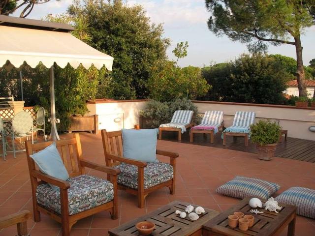 Attico in vendita a Roma Imperiale, Forte Dei Marmi
